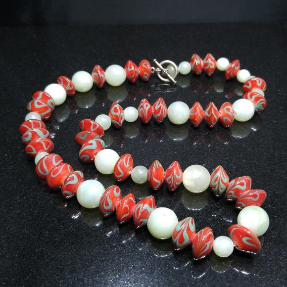 Chrysoprase Quartz Porcelain Bead Necklace Red Green White Toggle 1990s Vintage - Picture 6 of 10